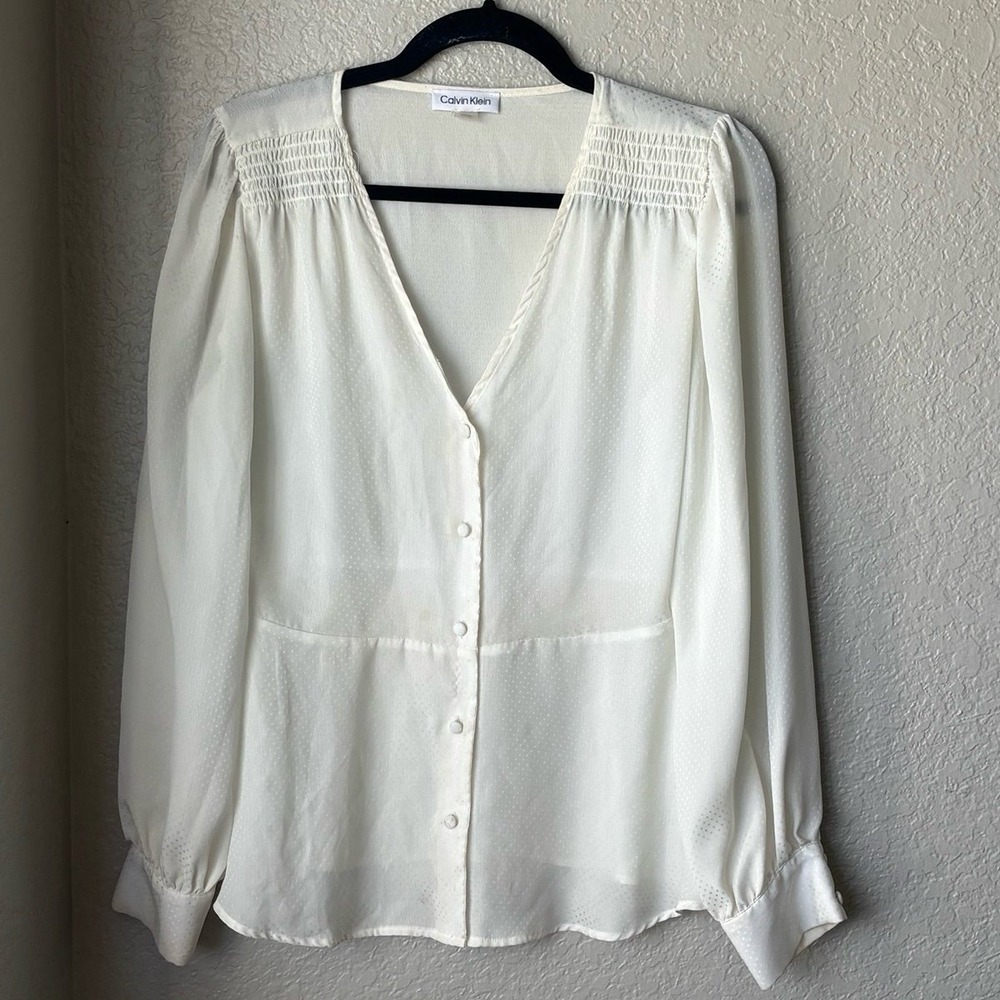 Calvin Klein Cream Textured  V-Neck Button-Up Blouse M